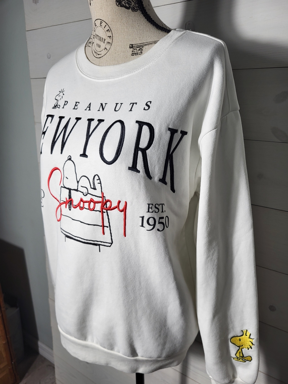 Peanuts Snoopy Sweatshirt Embroidered New York Relaxed Fit Cotton Blend. - Picture 2 of 6